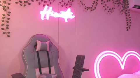 _miss_hinata_ free recording from 2025-12-18 20:46:00