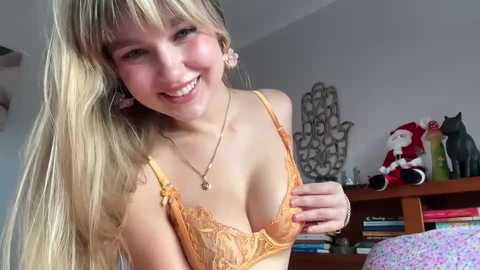 kittengirlxo free recording from 2025-12-19 06:38:00