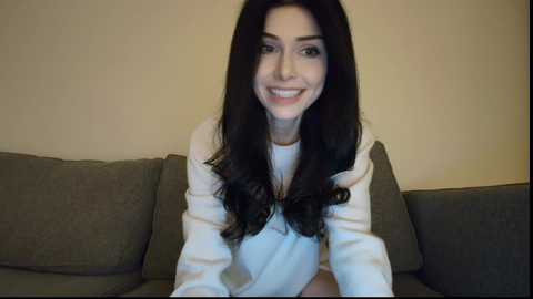 milla_bella free recording from 2025-12-21 00:01:00