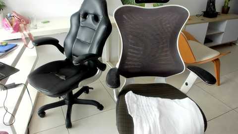 emillybrowm free recording from 2025-12-22 17:04:00