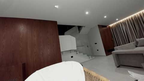 ehotlovea free recording from 2025-12-23 06:31:00