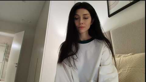 milla_bella free recording from 2025-12-30 01:03:00