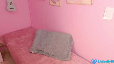 little_effy18_ free recording from 2026-01-08 00:59:00