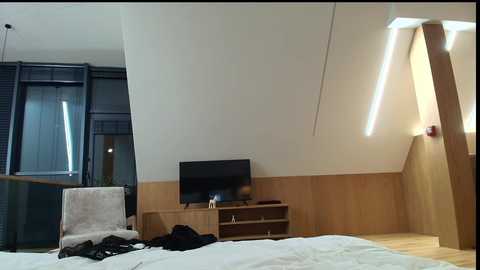 milla_bella free recording from 2026-01-28 00:44:00