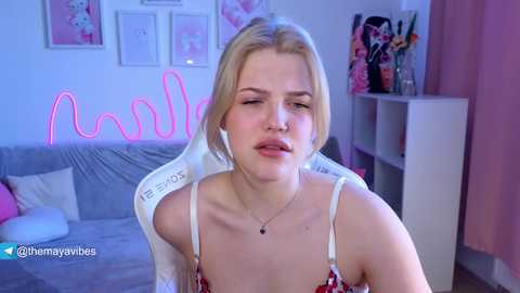 maya_blonde18 free recording from 