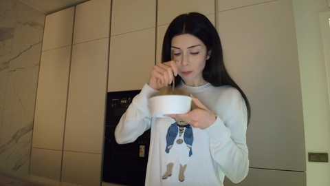 milla_bella free recording from 2026-02-12 00:45:00