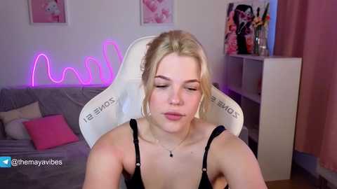 maya_blonde18 free recording from 