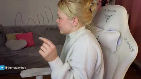 maya_blonde18 free recording from 